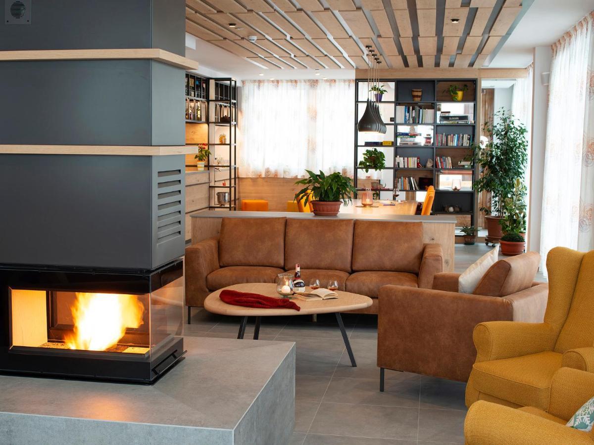 بيريوِل تْشيرفينيا Red Fox Lodge المظهر الخارجي الصورة